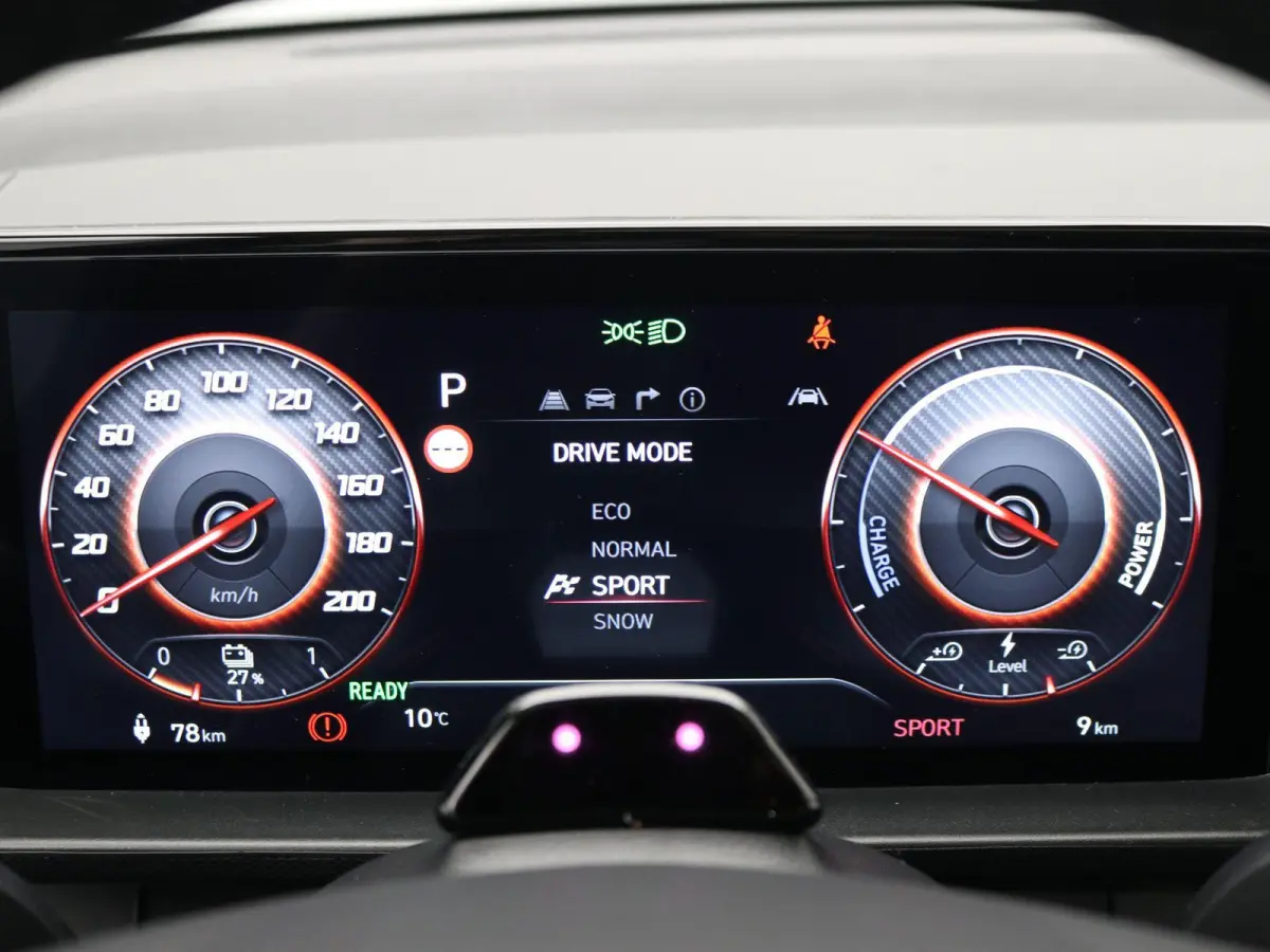 Evolve Sky 49 kWh ** Nu met  € 2.000 Voordeel ** Nieuw uit voorraad leverbaar **  / Warmtepomp / Stoel- & Stuurverwarming / Climate Control / Adaptive Cruise Control / 3 Fase /