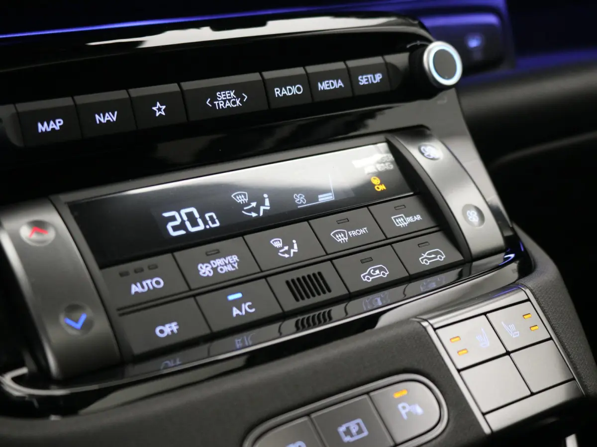 Evolve Sky 49 kWh ** Nu met  € 2.000 Voordeel ** Nieuw uit voorraad leverbaar **  / Warmtepomp / Stoel- & Stuurverwarming / Climate Control / Adaptive Cruise Control / 3 Fase /