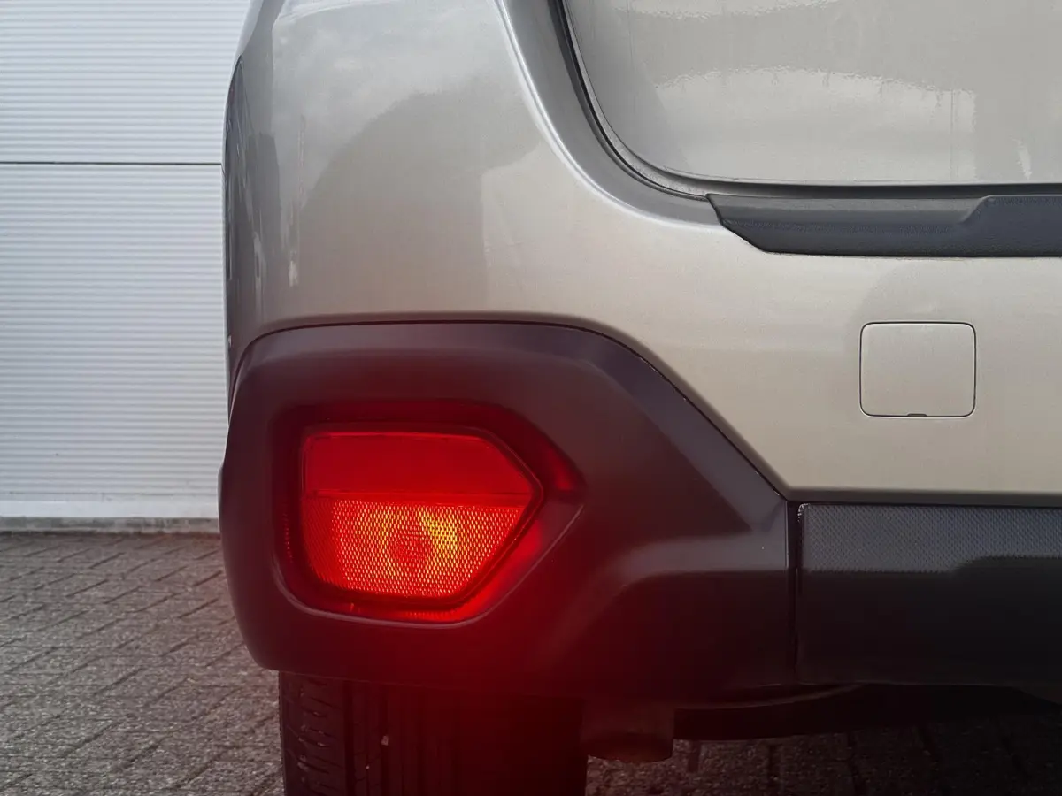 2.5i Premium / Trekhaak 2000 kg / 10-2017 / duurste uitvoering / zeer nette auto / goed onderhouden / pdc voor / Stoelverwarming / Bluetooth audio / Leren Bekleding /