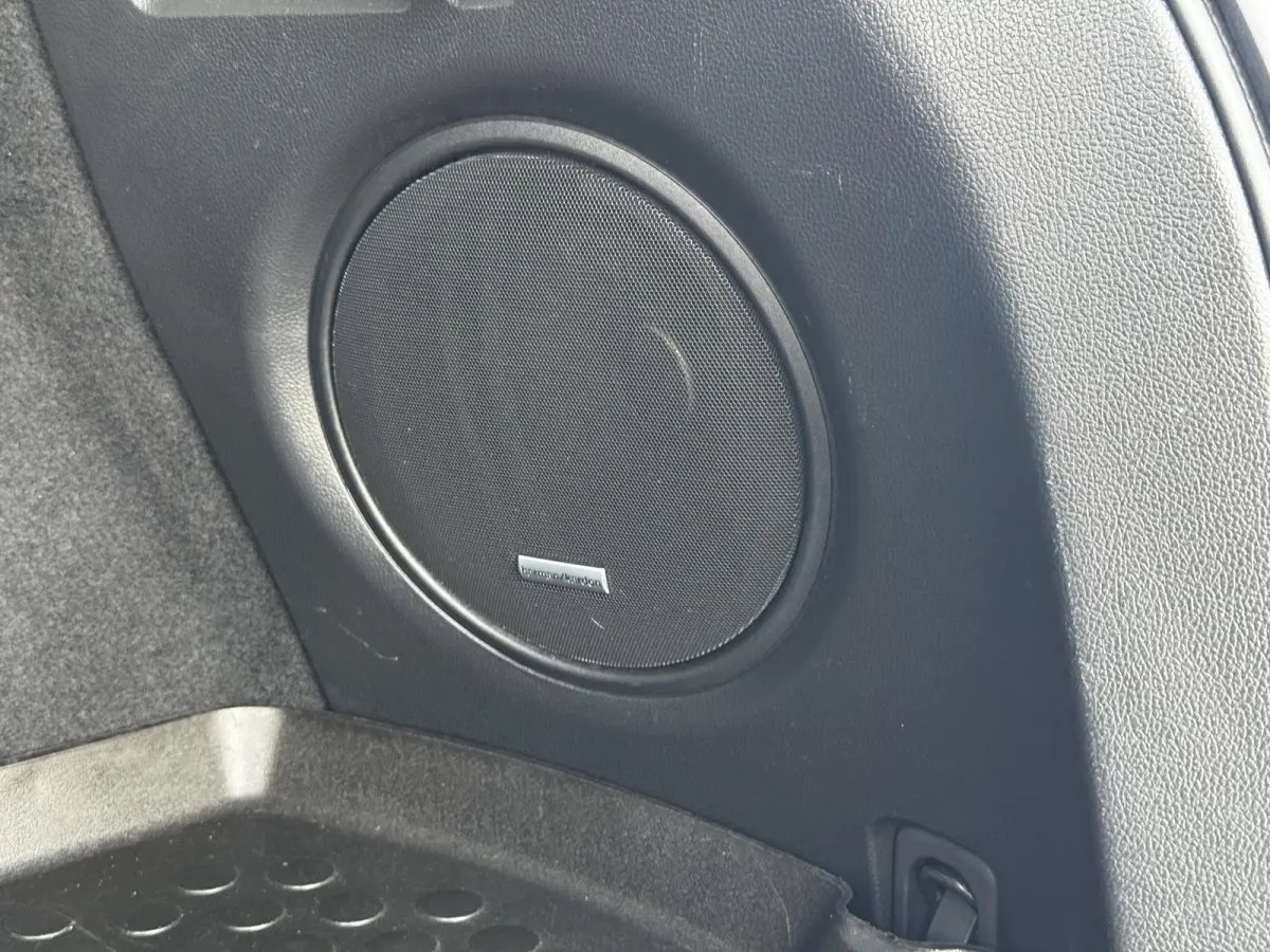 2.5i Premium / Trekhaak 2000 kg / 10-2017 / duurste uitvoering / zeer nette auto / goed onderhouden / pdc voor / Stoelverwarming / Bluetooth audio / Leren Bekleding /