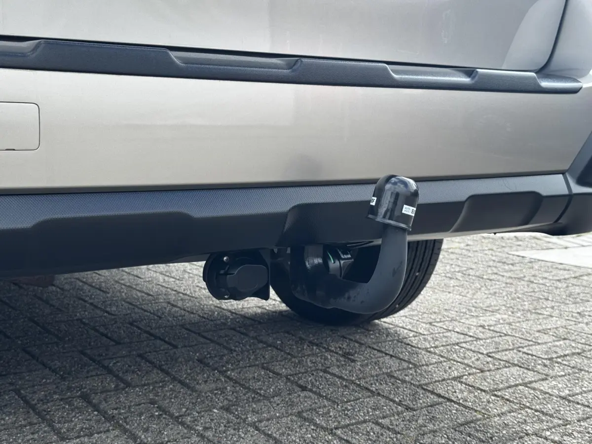 2.5i Premium / Trekhaak 2000 kg / 10-2017 / duurste uitvoering / zeer nette auto / goed onderhouden / pdc voor / Stoelverwarming / Bluetooth audio / Leren Bekleding /