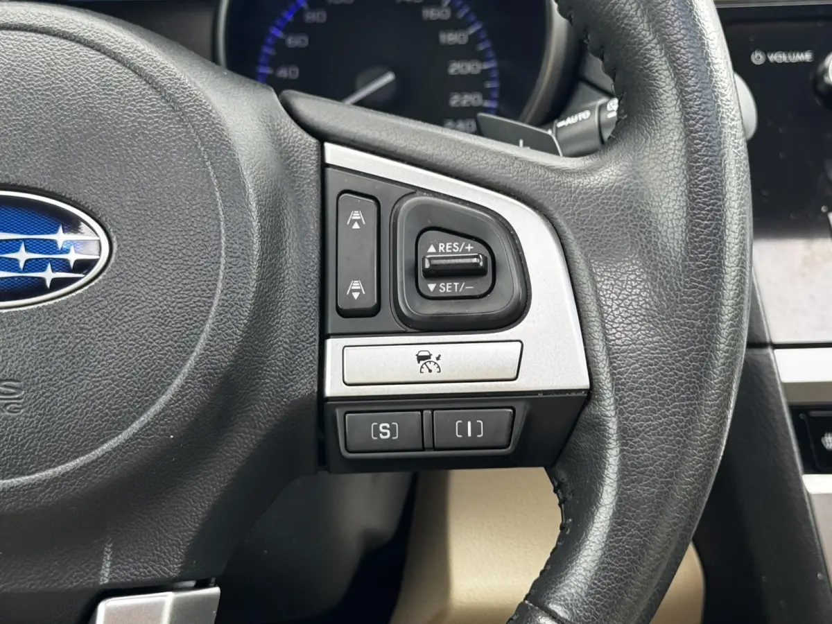 2.5i Premium / Trekhaak 2000 kg / 10-2017 / duurste uitvoering / zeer nette auto / goed onderhouden / pdc voor / Stoelverwarming / Bluetooth audio / Leren Bekleding /