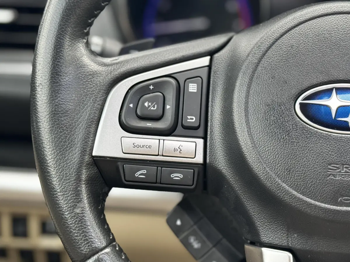2.5i Premium / Trekhaak 2000 kg / 10-2017 / duurste uitvoering / zeer nette auto / goed onderhouden / pdc voor / Stoelverwarming / Bluetooth audio / Leren Bekleding /