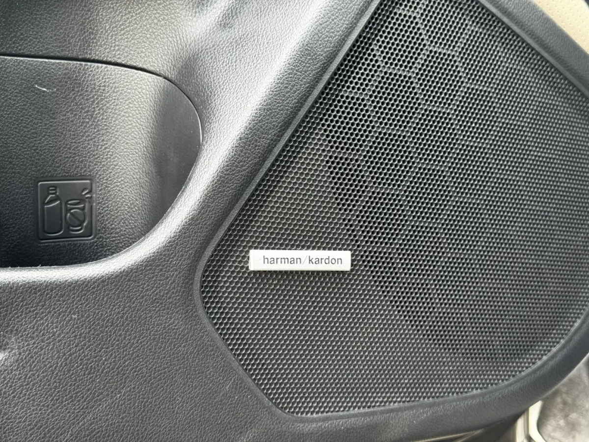 2.5i Premium / Trekhaak 2000 kg / 10-2017 / duurste uitvoering / zeer nette auto / goed onderhouden / pdc voor / Stoelverwarming / Bluetooth audio / Leren Bekleding /