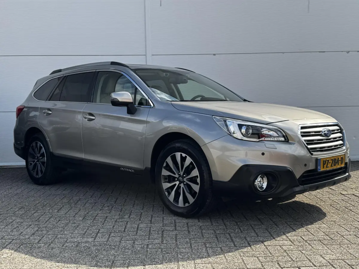 2.5i Premium / Trekhaak 2000 kg / 10-2017 / duurste uitvoering / zeer nette auto / goed onderhouden / pdc voor / Stoelverwarming / Bluetooth audio / Leren Bekleding /