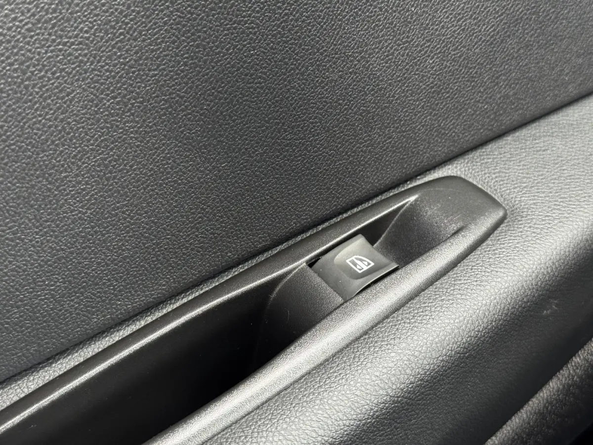 1.3 TCe Intens A/T / Pano / Navigatie / Achteruitrijcamera / Parkeer Assistent / Keyless Entry