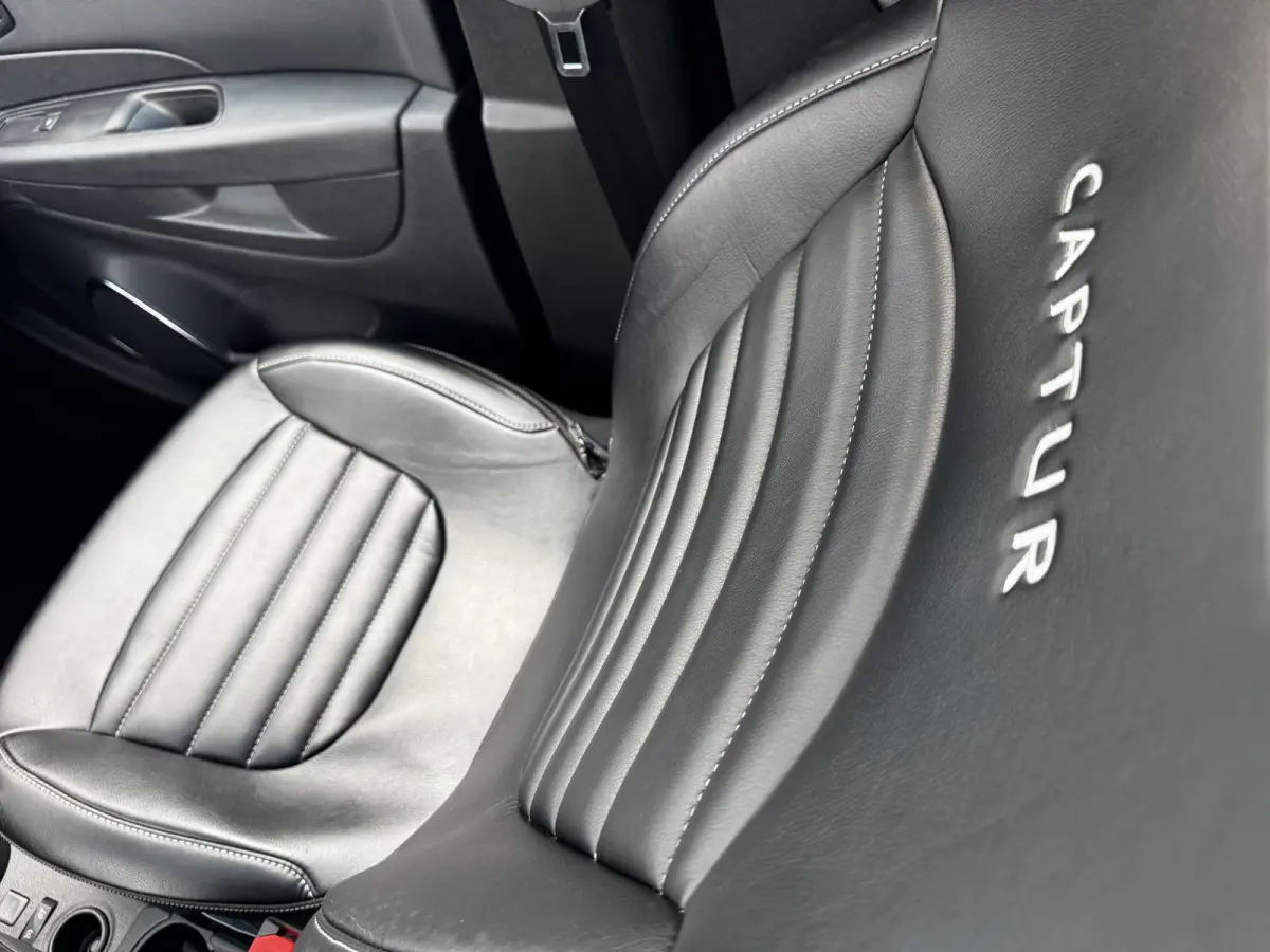 1.3 TCe Intens A/T / Pano / Navigatie / Achteruitrijcamera / Parkeer Assistent / Keyless Entry