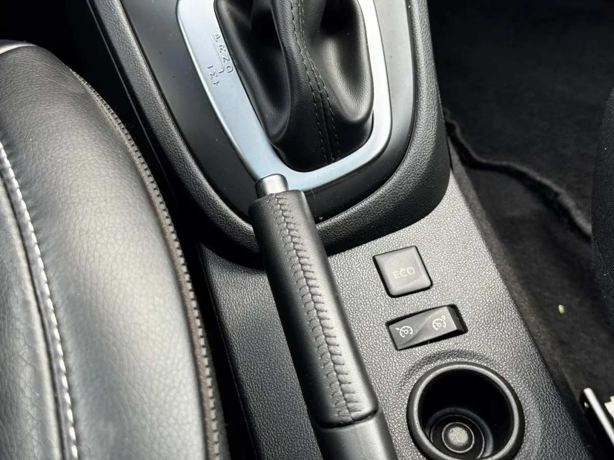 1.3 TCe Intens A/T / Pano / Navigatie / Achteruitrijcamera / Parkeer Assistent / Keyless Entry