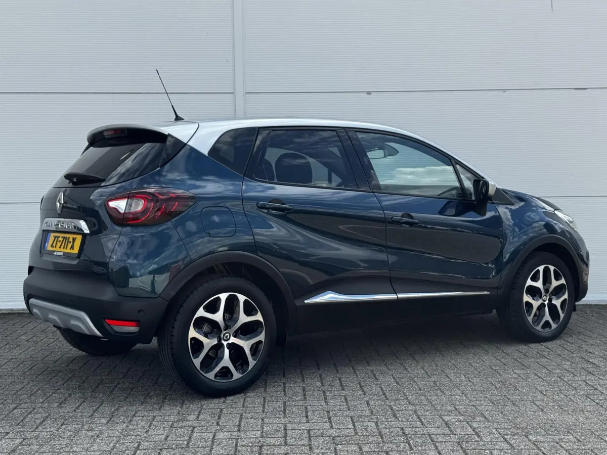 1.3 TCe Intens A/T / Pano / Navigatie / Achteruitrijcamera / Parkeer Assistent / Keyless Entry