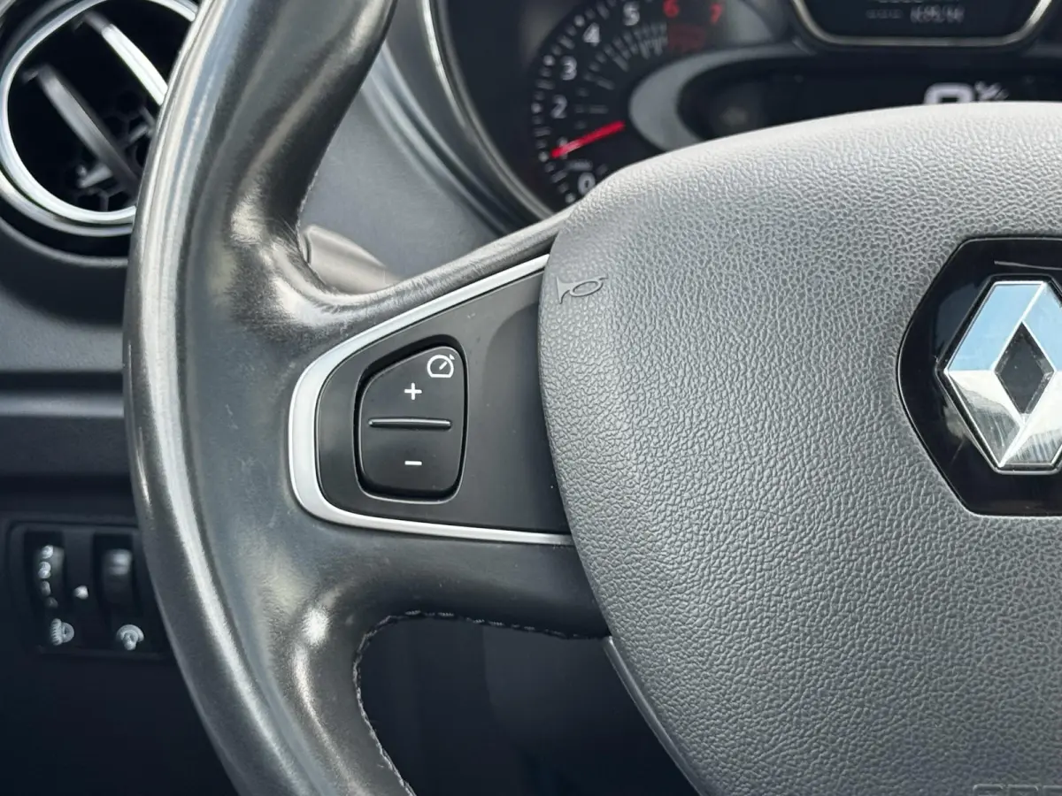 1.3 TCe Intens A/T / Pano / Navigatie / Achteruitrijcamera / Parkeer Assistent / Keyless Entry
