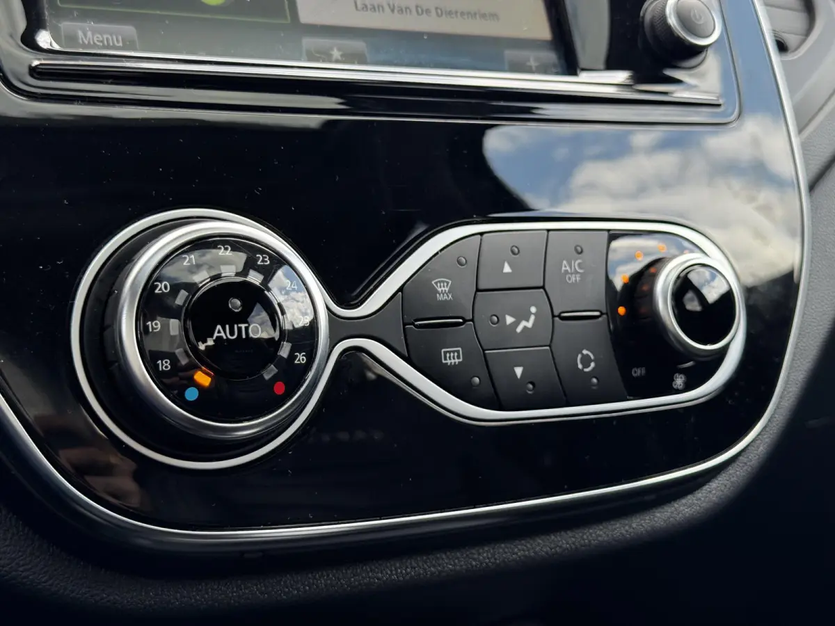 1.3 TCe Intens A/T / Pano / Navigatie / Achteruitrijcamera / Parkeer Assistent / Keyless Entry