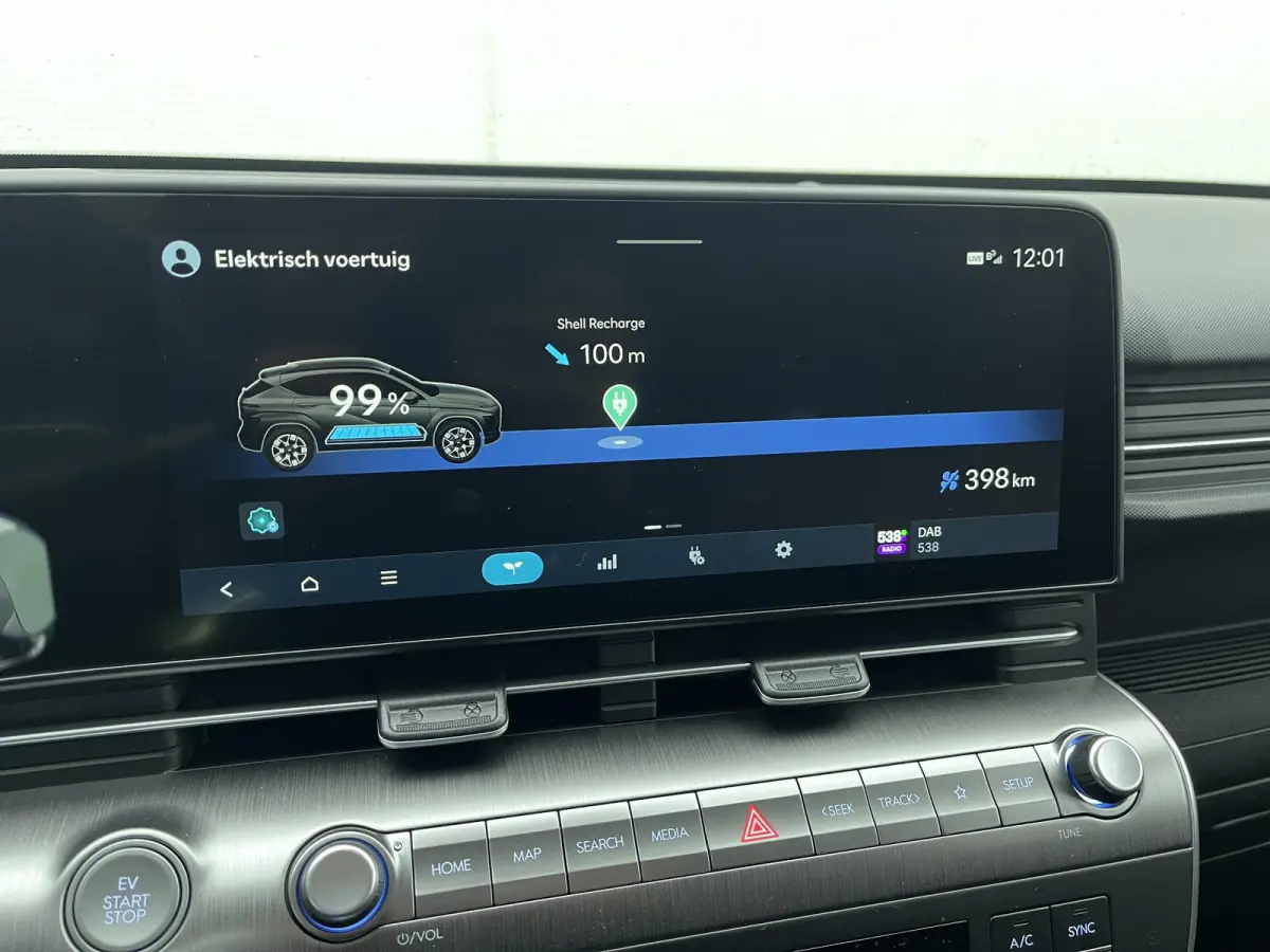 Long Range Pure Edition 64.8 kWh | 17-inch lichtmetalen zwarte velgen | Abyss Black Pearl | Apple Carplay/Android Auto