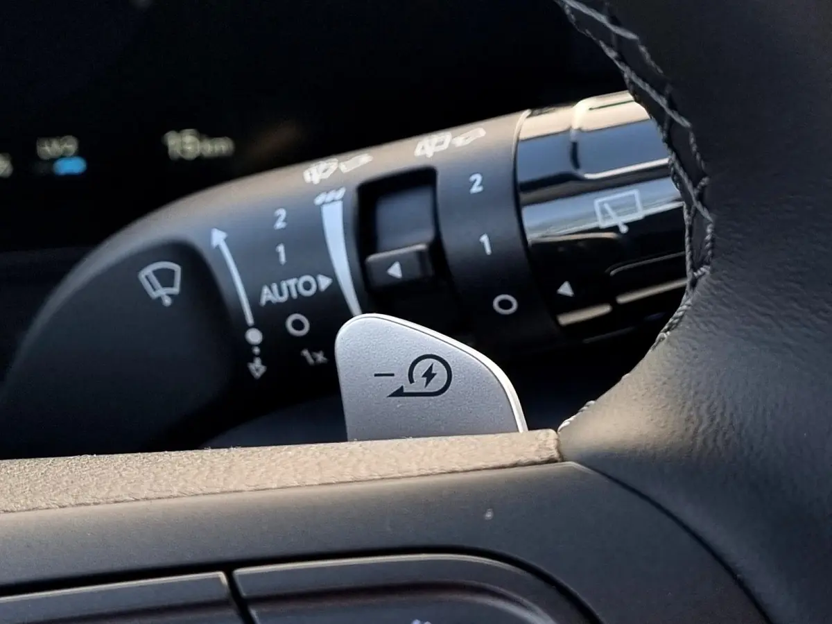 Comfort Smart 65.4 kWh WVB / Navigatie / Blind-Spot Collision-Avoidance Assist / Adaptieve Cruise Control