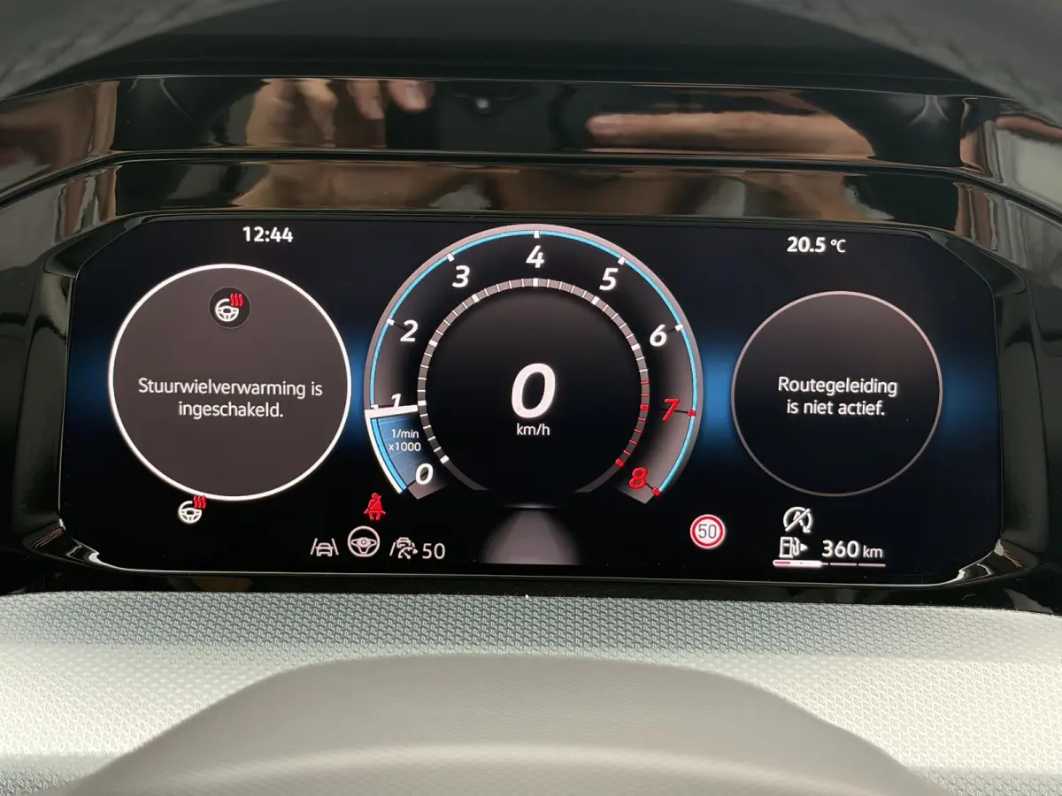 1.5 TSI R-Line Edition / Airco / Stuur & Stoelverwarming / Adaptive cruise control / hill hold / Apple Carplay Android Auto / Navigatie / PDC voor & achter / All Seasonbanden /