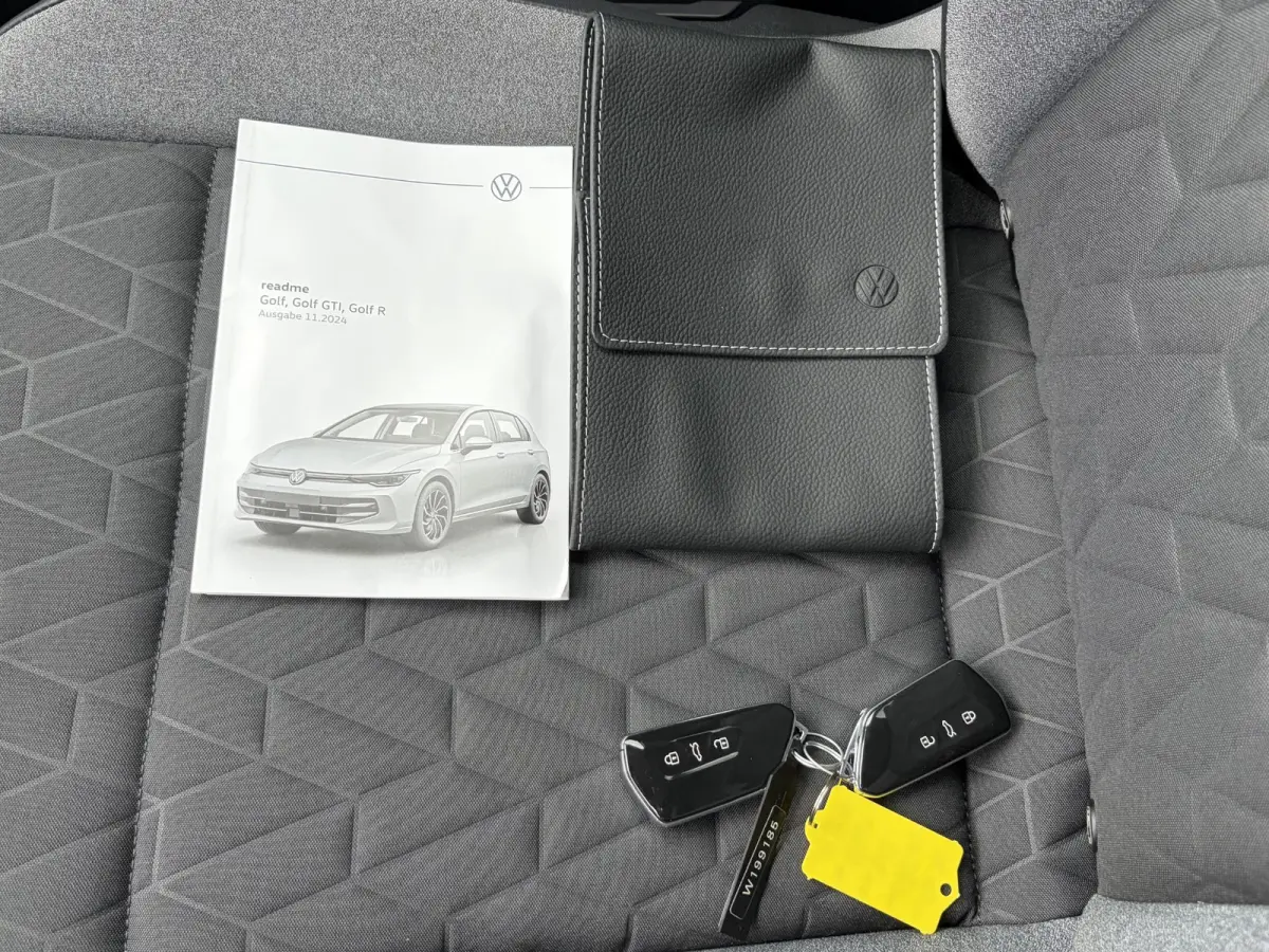 1.5 TSI R-Line Edition / Airco / Stuur & Stoelverwarming / Adaptive cruise control / hill hold / Apple Carplay Android Auto / Navigatie / PDC voor & achter / All Seasonbanden /