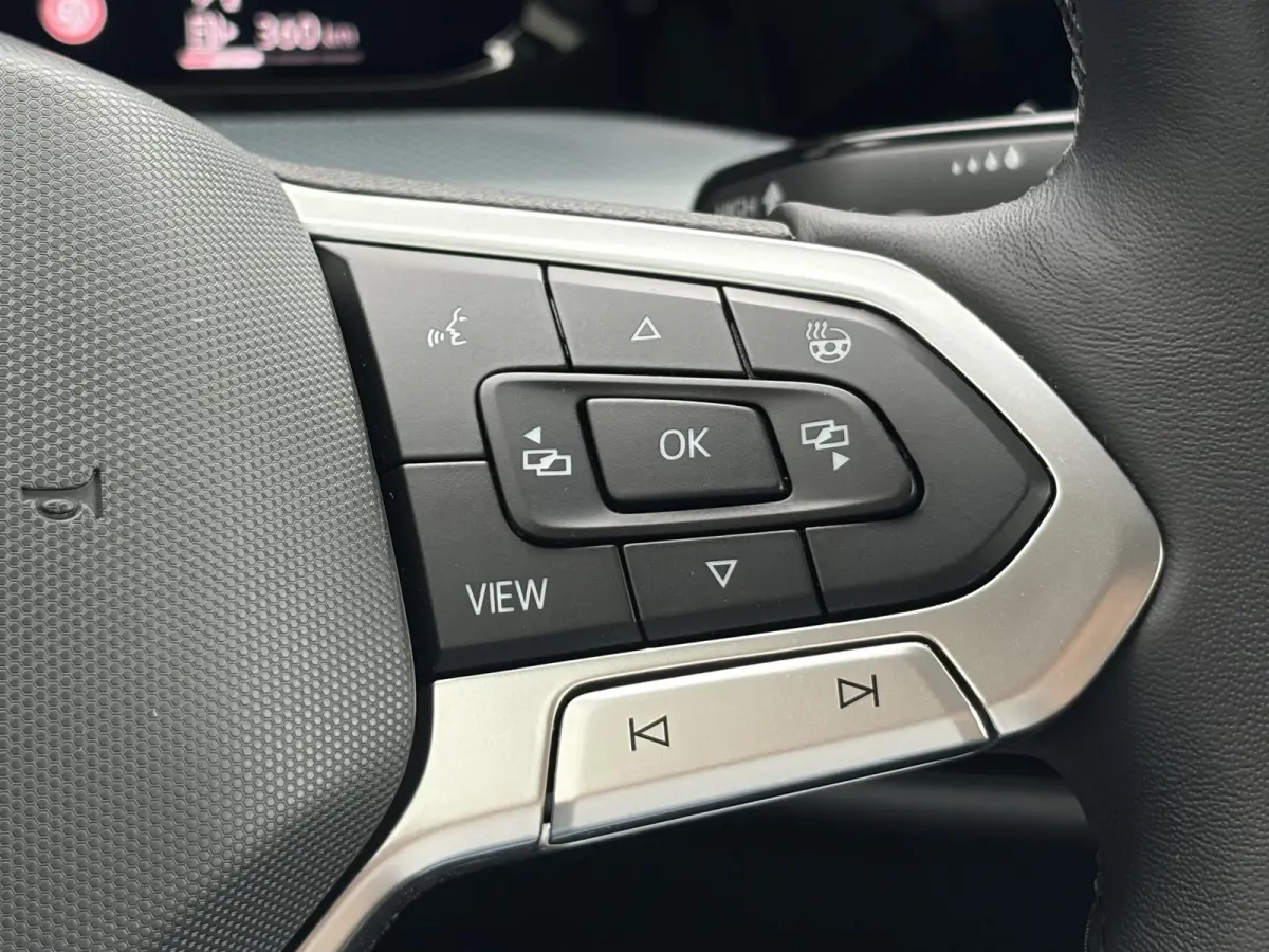 1.5 TSI R-Line Edition / Airco / Stuur & Stoelverwarming / Adaptive cruise control / hill hold / Apple Carplay Android Auto / Navigatie / PDC voor & achter / All Seasonbanden /