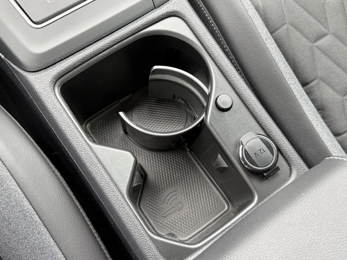 1.5 TSI R-Line Edition / Airco / Stuur & Stoelverwarming / Adaptive cruise control / hill hold / Apple Carplay Android Auto / Navigatie / PDC voor & achter / All Seasonbanden /