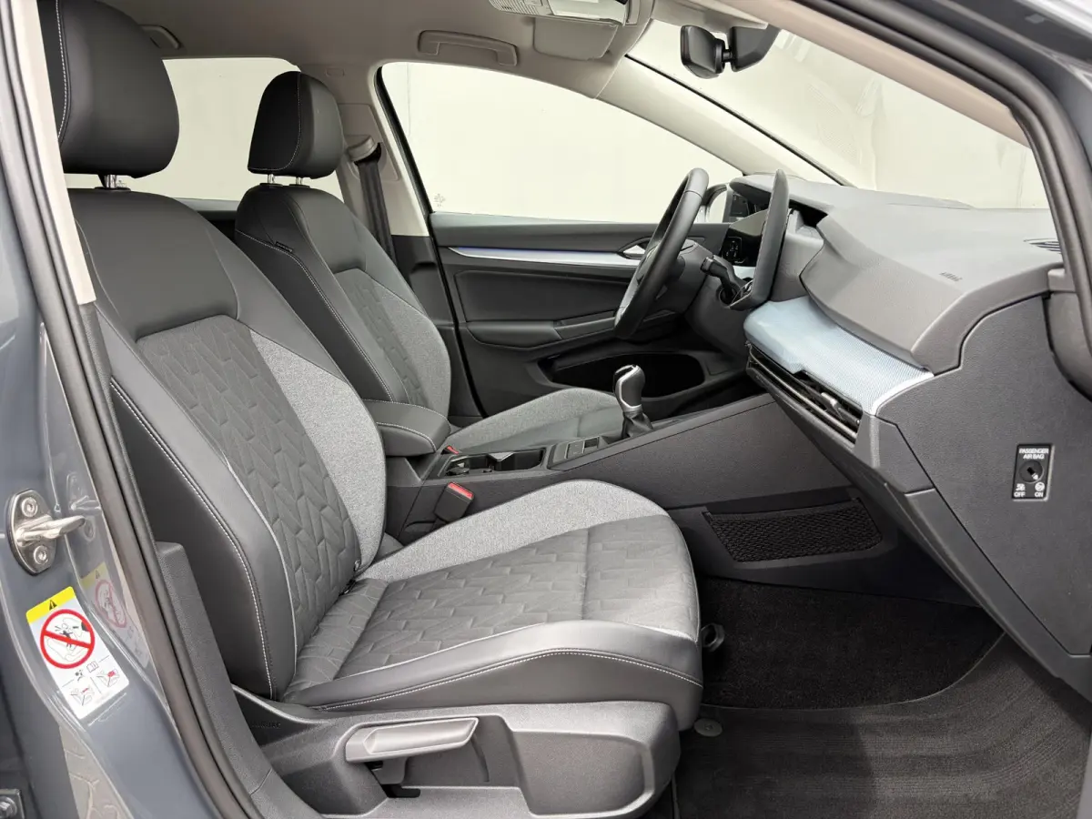 1.5 TSI R-Line Edition / Airco / Stuur & Stoelverwarming / Adaptive cruise control / hill hold / Apple Carplay Android Auto / Navigatie / PDC voor & achter / All Seasonbanden /