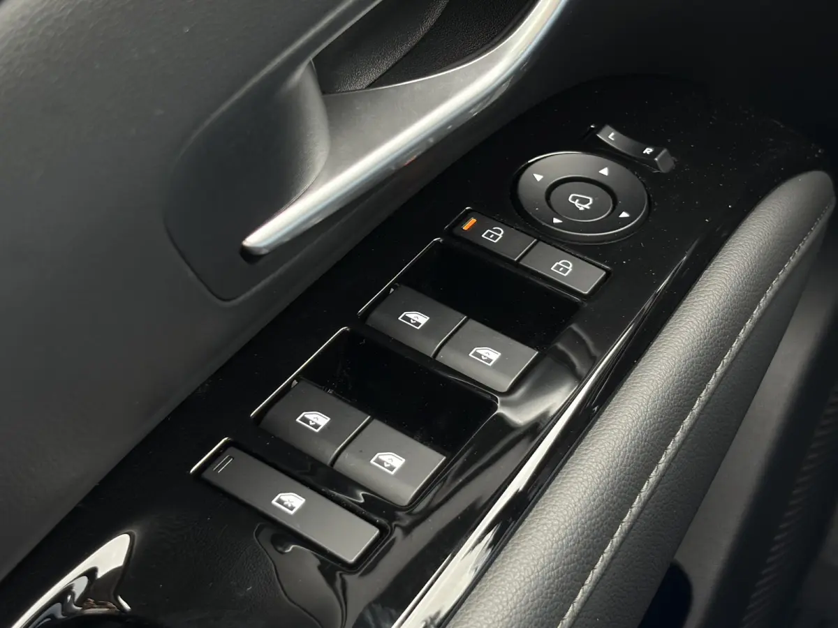 1.6 T-GDI PHEV Premium Sky 4WD /Accu SoH 100 % / Fabrieksgarantie tot 10-2029 / Panorama schuifdak / Dealer Onderhouden / HUD / Apple Carplay Android Auto / Camera / Elektr. stoelen & klep /