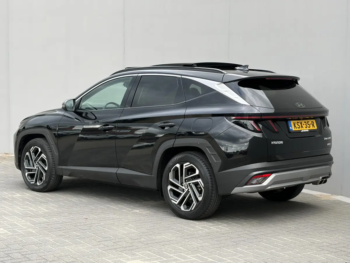 1.6 T-GDI PHEV Premium Sky 4WD /Accu SoH 100 % / Fabrieksgarantie tot 10-2029 / Panorama schuifdak / Dealer Onderhouden / HUD / Apple Carplay Android Auto / Camera / Elektr. stoelen & klep /