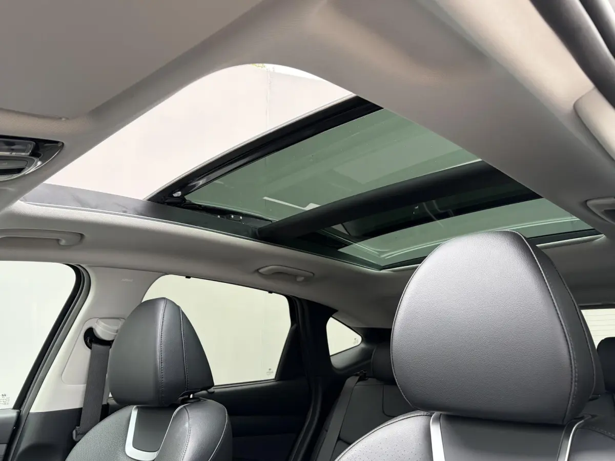1.6 T-GDI PHEV Premium Sky 4WD /Accu SoH 100 % / Fabrieksgarantie tot 10-2029 / Panorama schuifdak / Dealer Onderhouden / HUD / Apple Carplay Android Auto / Camera / Elektr. stoelen & klep /