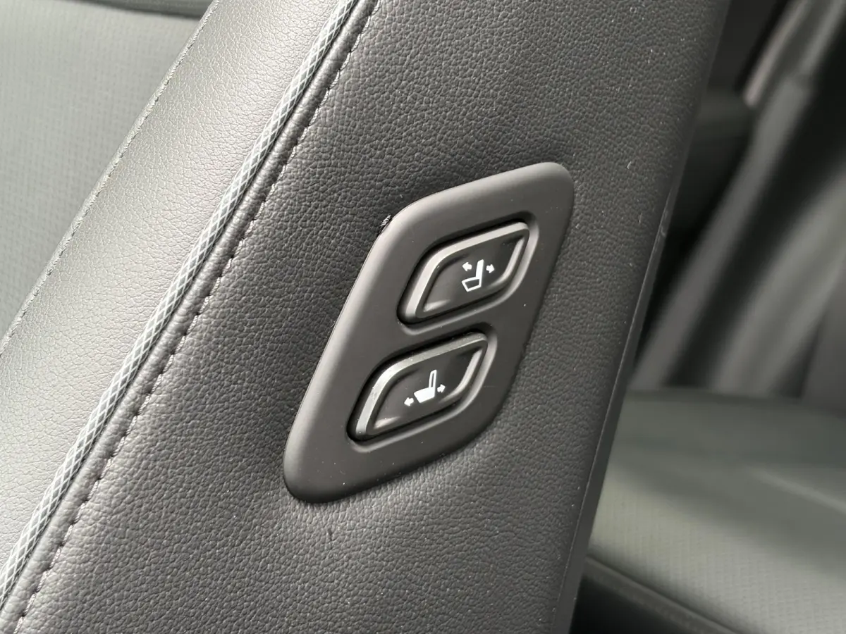 1.6 T-GDI PHEV Premium Sky 4WD /Accu SoH 100 % / Fabrieksgarantie tot 10-2029 / Panorama schuifdak / Dealer Onderhouden / HUD / Apple Carplay Android Auto / Camera / Elektr. stoelen & klep /