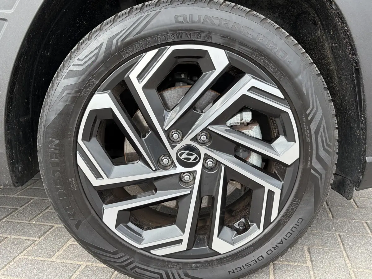 1.6 T-GDI PHEV Premium Sky 4WD /Accu SoH 100 % / Fabrieksgarantie tot 10-2029 / Panorama schuifdak / Dealer Onderhouden / HUD / Apple Carplay Android Auto / Camera / Elektr. stoelen & klep /