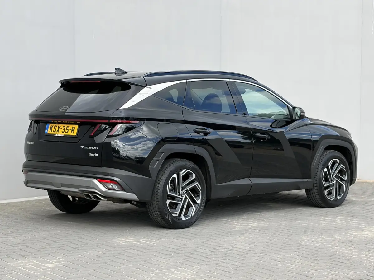 1.6 T-GDI PHEV Premium Sky 4WD /Accu SoH 100 % / Fabrieksgarantie tot 10-2029 / Panorama schuifdak / Dealer Onderhouden / HUD / Apple Carplay Android Auto / Camera / Elektr. stoelen & klep /