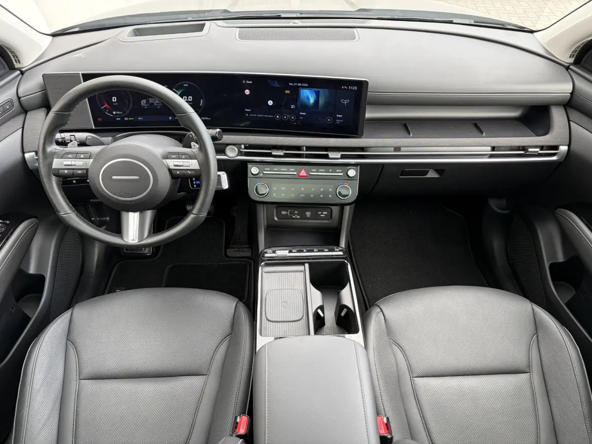 1.6 T-GDI PHEV Premium Sky 4WD /Accu SoH 100 % / Fabrieksgarantie tot 10-2029 / Panorama schuifdak / Dealer Onderhouden / HUD / Apple Carplay Android Auto / Camera / Elektr. stoelen & klep /