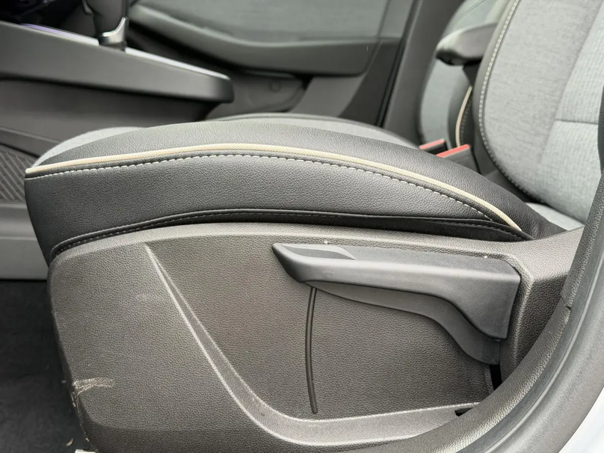 1.6 E-Tech Full Hybrid 145 techno / Fabrieksgarantie tot 04-2027 / 360 Graden Camera / Stoel & Stuurverwarming / All Season Banden / Navigatie / Apple Carplay & Android Auto /