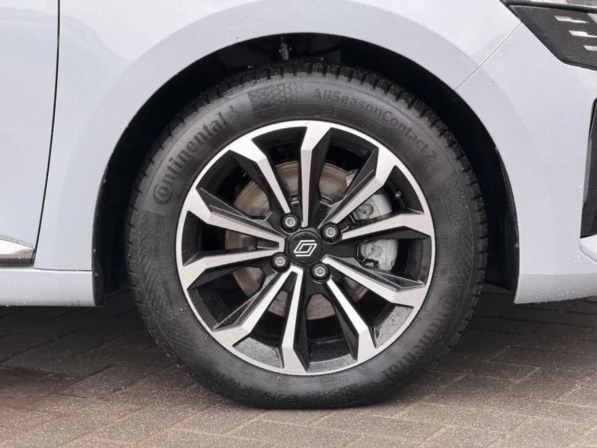 1.6 E-Tech Full Hybrid 145 techno / Fabrieksgarantie tot 04-2027 / 360 Graden Camera / Stoel & Stuurverwarming / All Season Banden / Navigatie / Apple Carplay & Android Auto /