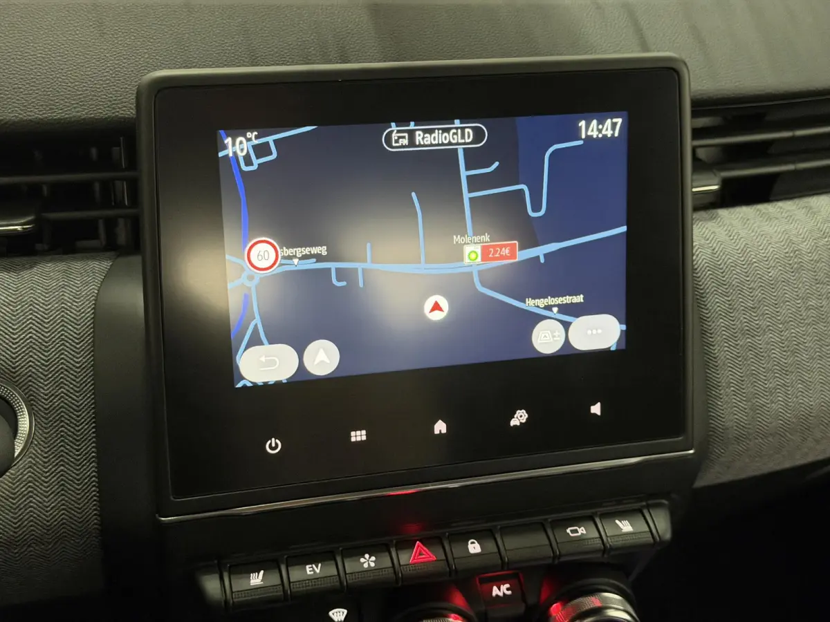 1.6 E-Tech Full Hybrid 145 techno / Fabrieksgarantie tot 04-2027 / 360 Graden Camera / Stoel & Stuurverwarming / All Season Banden / Navigatie / Apple Carplay & Android Auto /