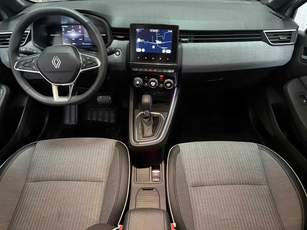 1.6 E-Tech Full Hybrid 145 techno / Fabrieksgarantie tot 04-2027 / 360 Graden Camera / Stoel & Stuurverwarming / All Season Banden / Navigatie / Apple Carplay & Android Auto /