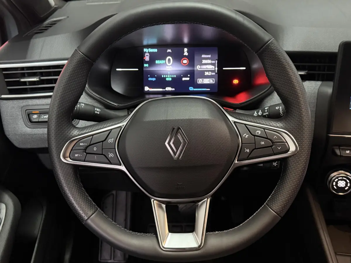 1.6 E-Tech Full Hybrid 145 techno / Fabrieksgarantie tot 04-2027 / 360 Graden Camera / Stoel & Stuurverwarming / All Season Banden / Navigatie / Apple Carplay & Android Auto /