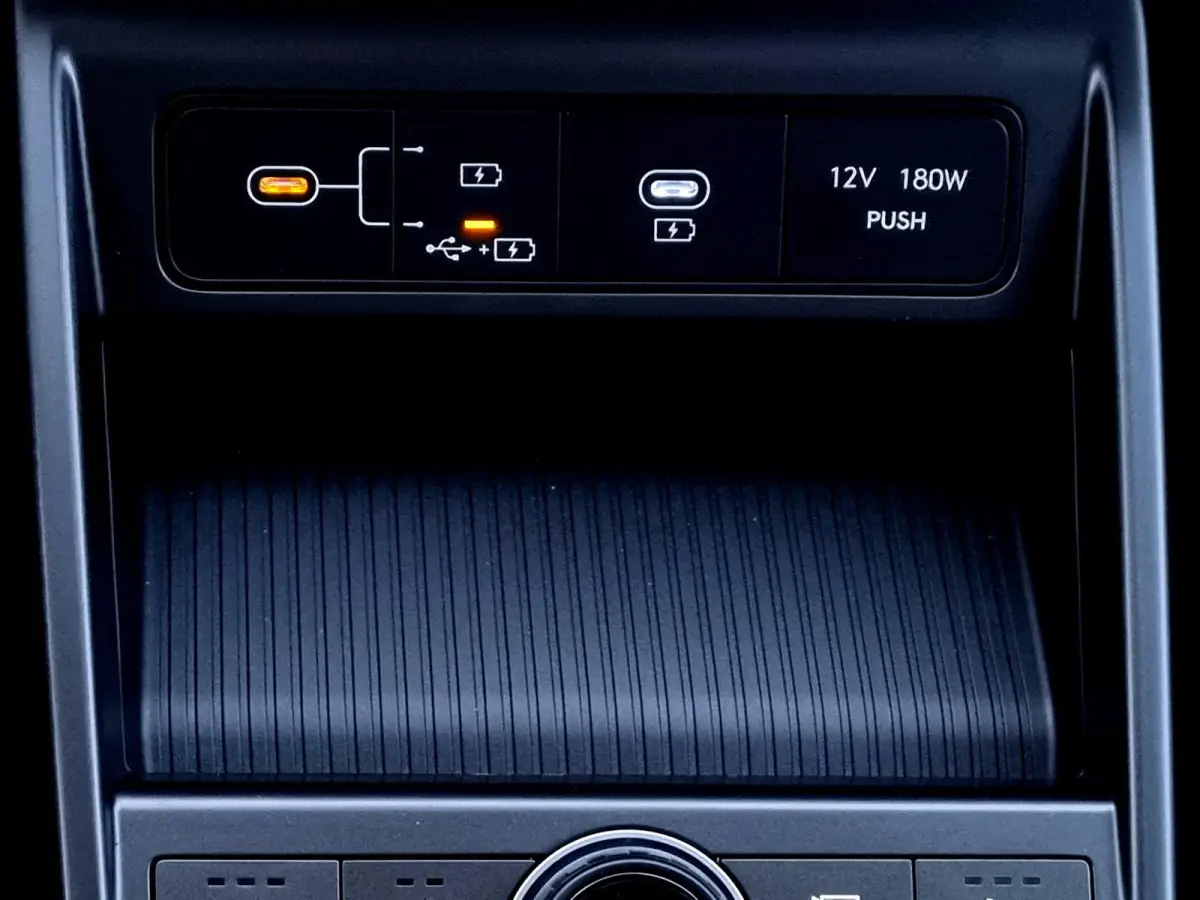 1.6 GDI HEV Comfort Smart / Voorstoelen verwarmd / Apple Carplay/Android Auto / Navigatiesysteem/