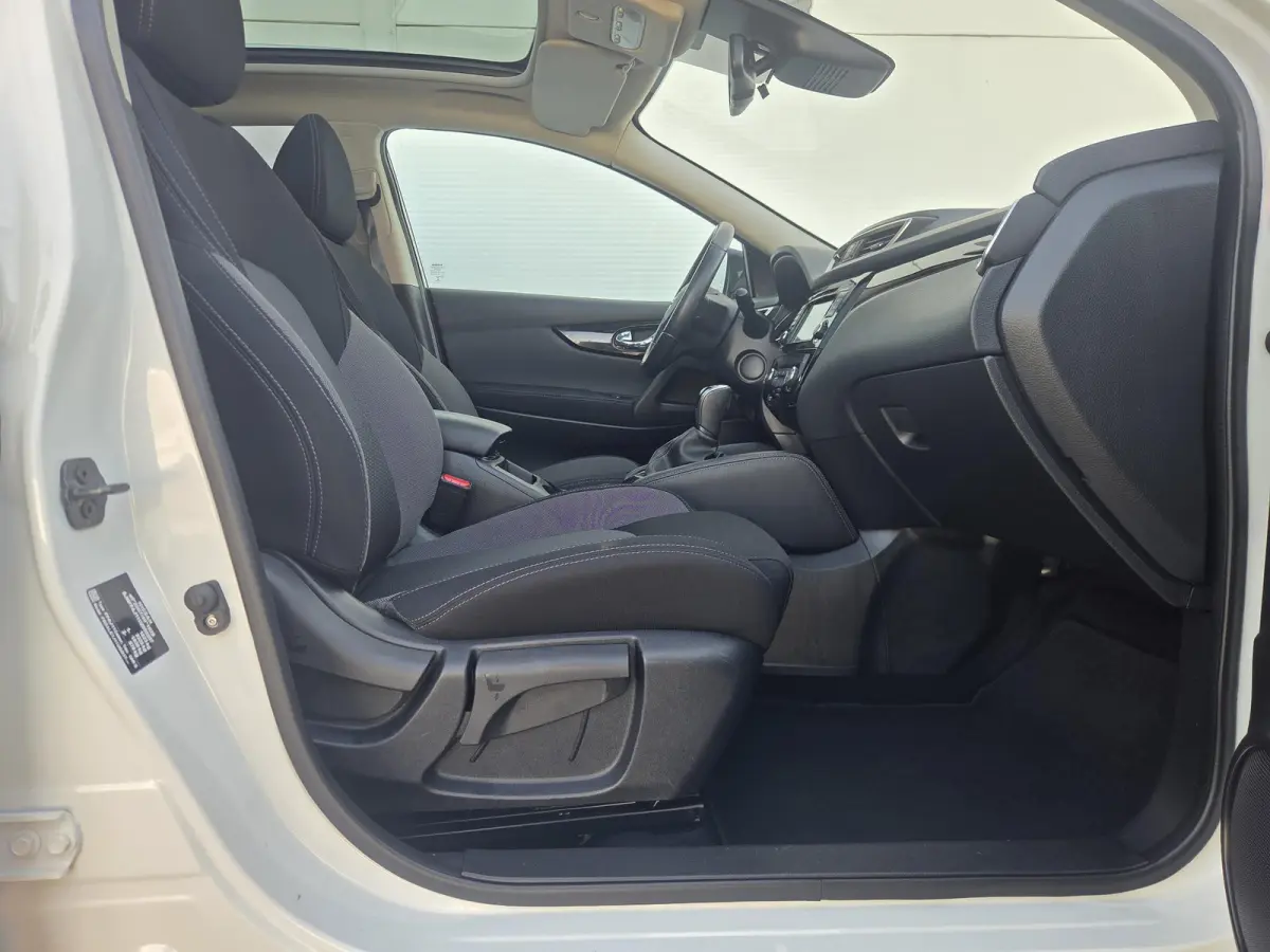 1.3 DIG-T Design Edition / Airco (automatisch) / Cruise control / Panoramadak / Navigatiesysteem full map /