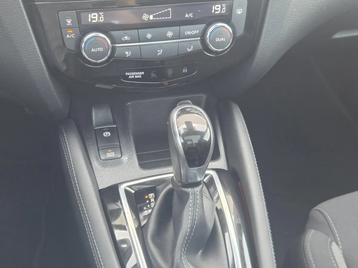 1.3 DIG-T Design Edition / Airco (automatisch) / Cruise control / Panoramadak / Navigatiesysteem full map /