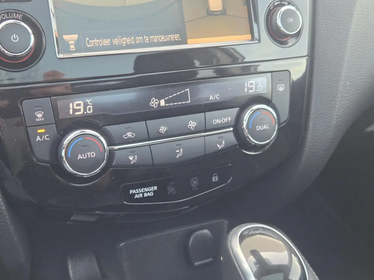 1.3 DIG-T Design Edition / Airco (automatisch) / Cruise control / Panoramadak / Navigatiesysteem full map /