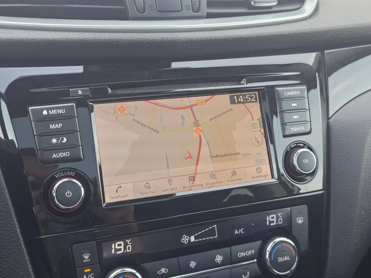 1.3 DIG-T Design Edition / Airco (automatisch) / Cruise control / Panoramadak / Navigatiesysteem full map /