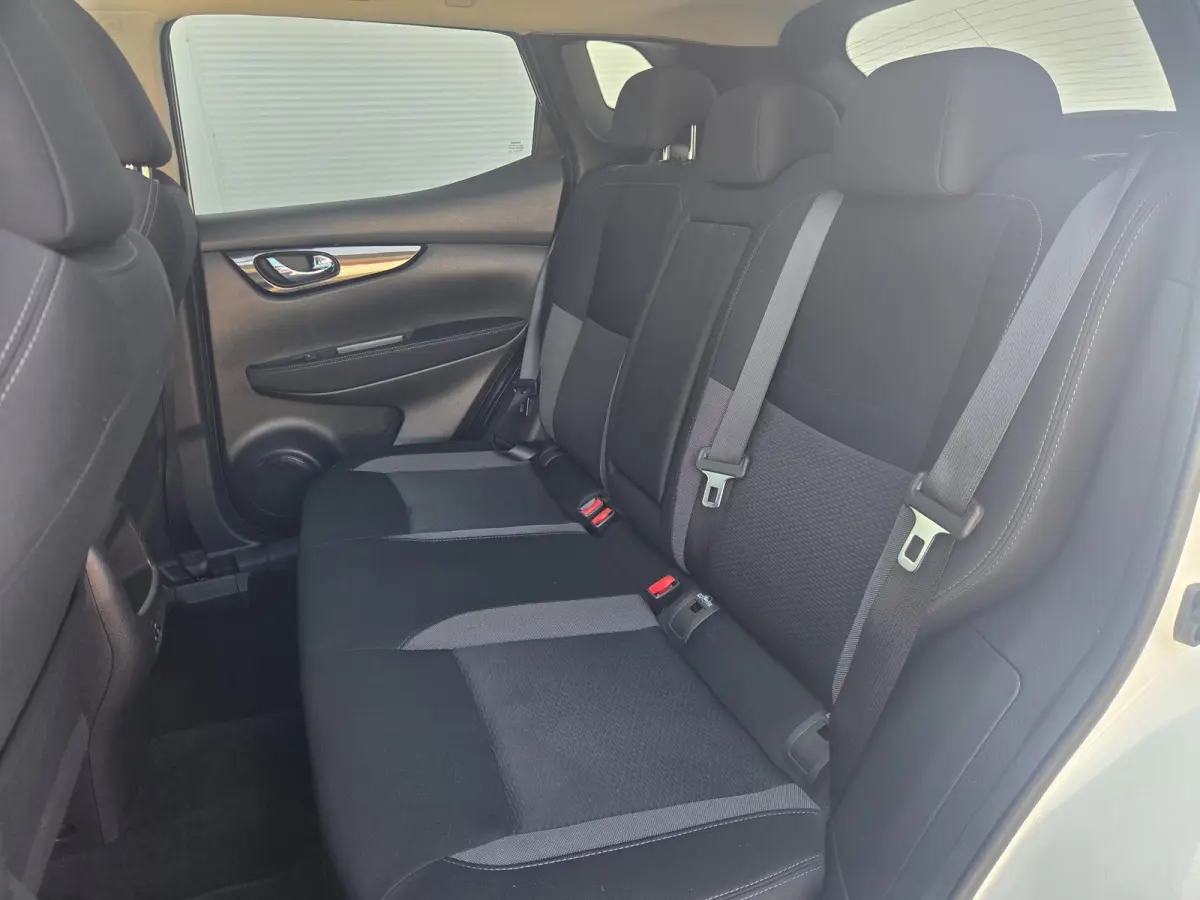 1.3 DIG-T Design Edition / Airco (automatisch) / Cruise control / Panoramadak / Navigatiesysteem full map /