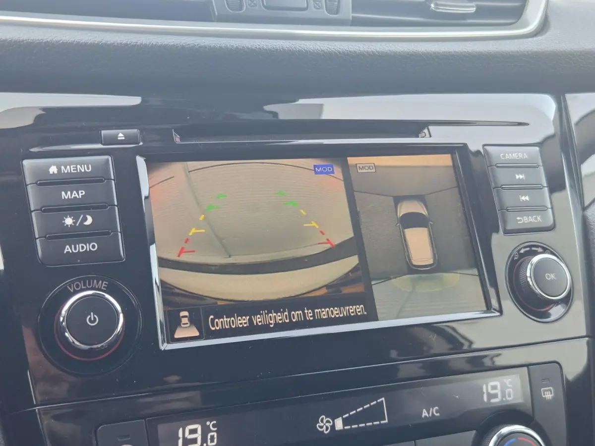 1.3 DIG-T Design Edition / Airco (automatisch) / Cruise control / Panoramadak / Navigatiesysteem full map /