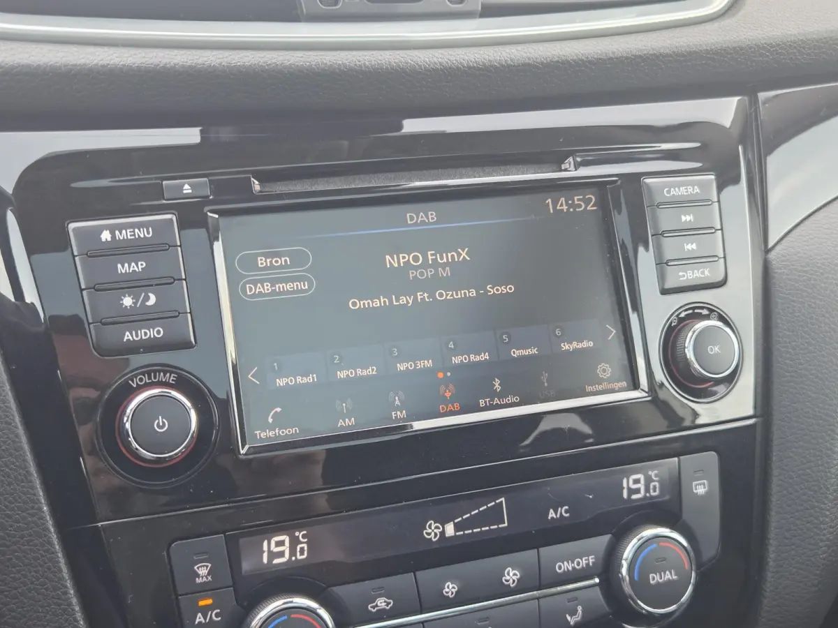 1.3 DIG-T Design Edition / Airco (automatisch) / Cruise control / Panoramadak / Navigatiesysteem full map /