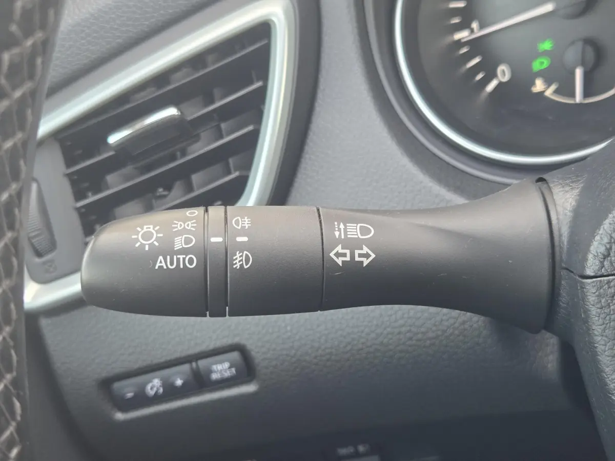 1.3 DIG-T Design Edition / Airco (automatisch) / Cruise control / Panoramadak / Navigatiesysteem full map /