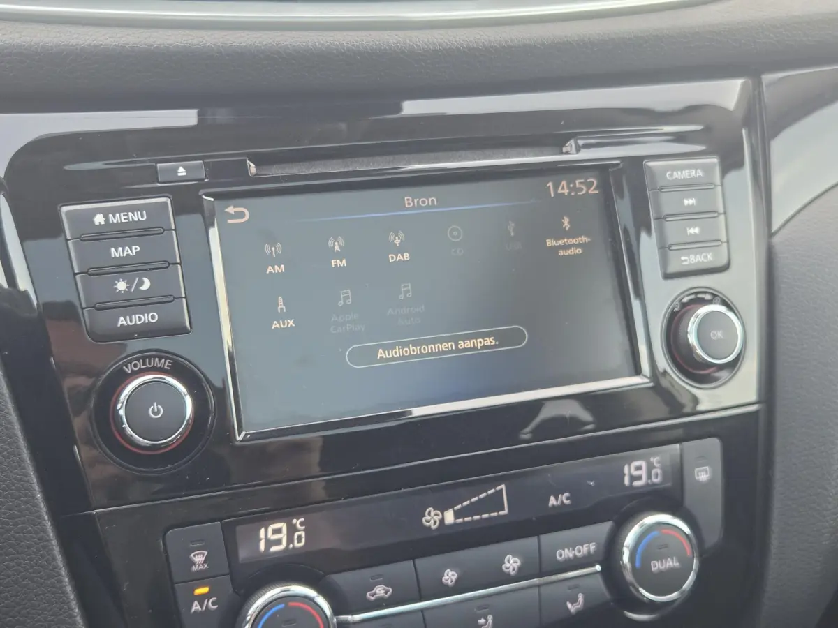 1.3 DIG-T Design Edition / Airco (automatisch) / Cruise control / Panoramadak / Navigatiesysteem full map /