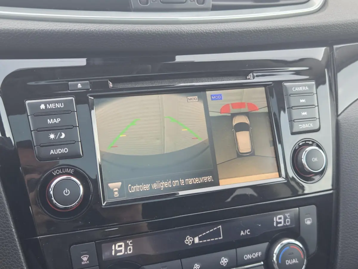 1.3 DIG-T Design Edition / Airco (automatisch) / Cruise control / Panoramadak / Navigatiesysteem full map /