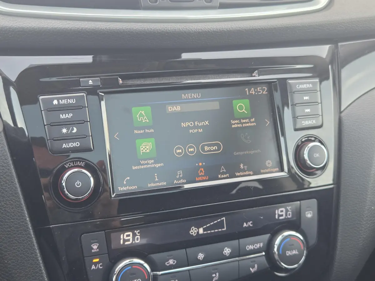 1.3 DIG-T Design Edition / Airco (automatisch) / Cruise control / Panoramadak / Navigatiesysteem full map /