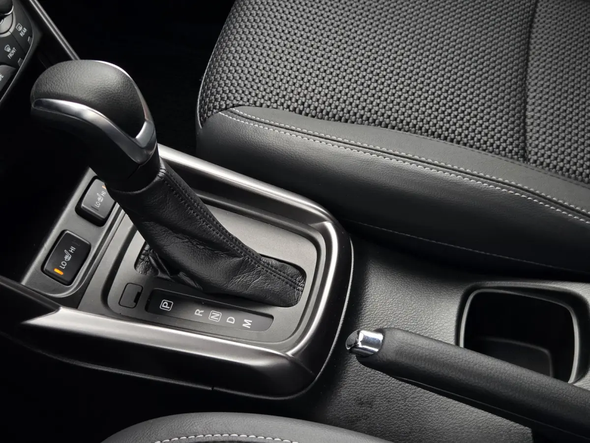 1.5 Hybrid Style / Airco / Cruise Control / keyless entry / keyless start / Bluetooth /