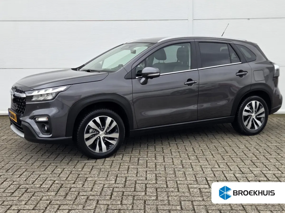 1.5 Hybrid Style / Airco / Cruise Control / keyless entry / keyless start / Bluetooth /