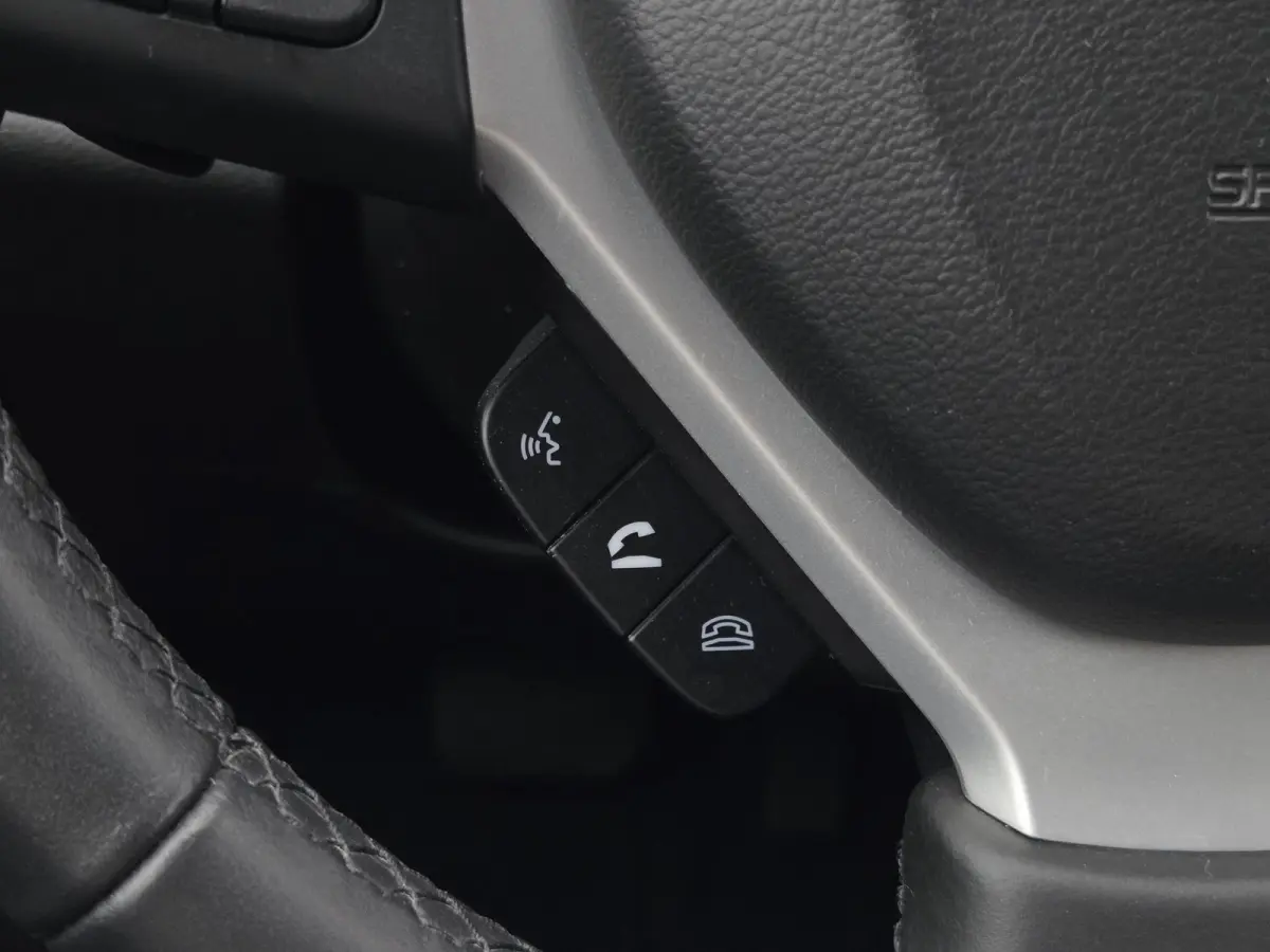 1.5 Hybrid Style / Airco / Cruise Control / keyless entry / keyless start / Bluetooth /