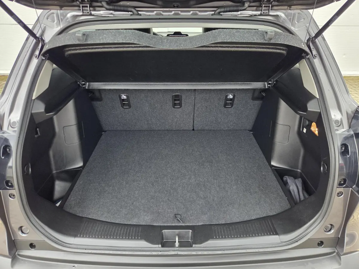 1.5 Hybrid Style / Airco / Cruise Control / keyless entry / keyless start / Bluetooth /